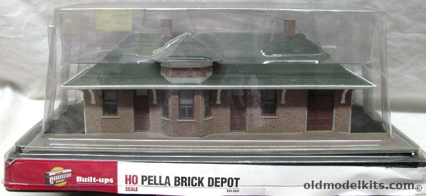 Walthers HO Pella Brick Depot HO Scale, 933-2831 plastic model kit